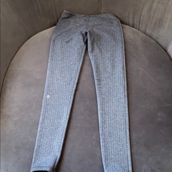 COPY - COPY - Ivivva Girls Leggings - Picture 2 of 4